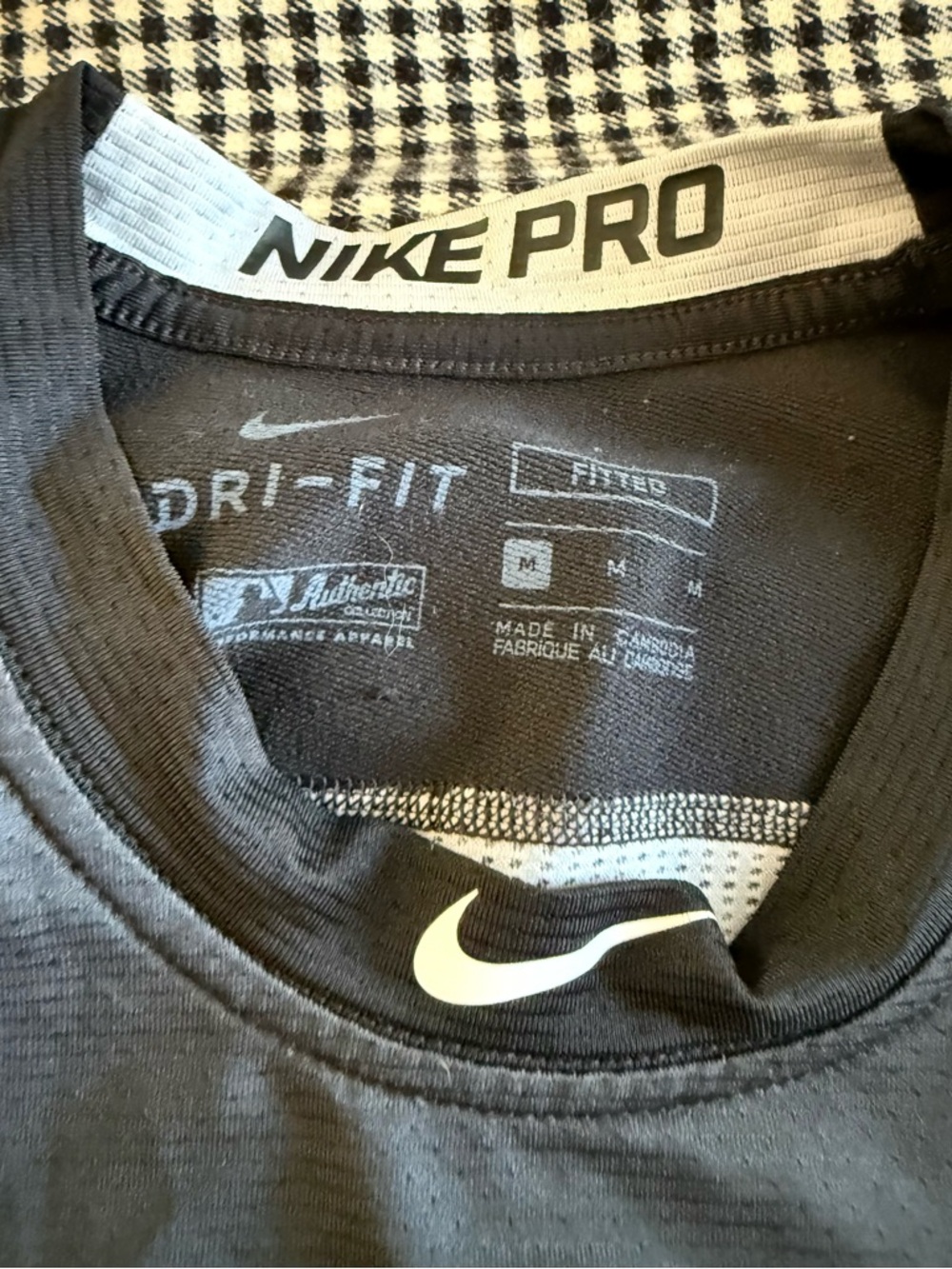 Nike Red Dri-FIT Performance Baseball Top with White Swoosh Lot of 2 - Picture 4 of 11